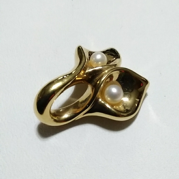 10 KT Pearl Calla Lilly Pendant - Picture 4 of 7